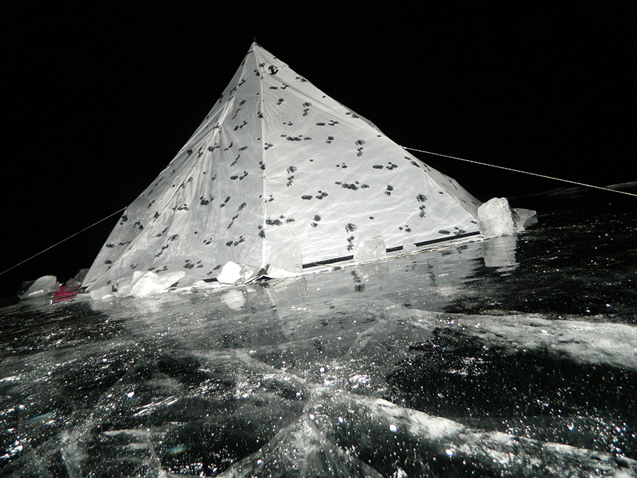 палатка на льду