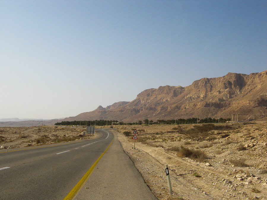дорога вдоль Мертвого моря