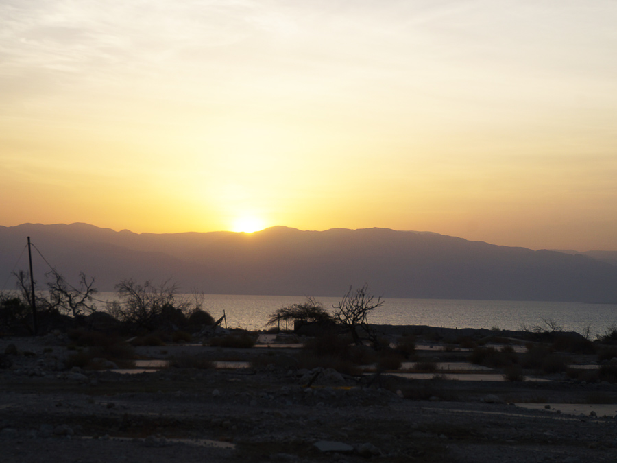 вид на Мертвое моря со стоянки